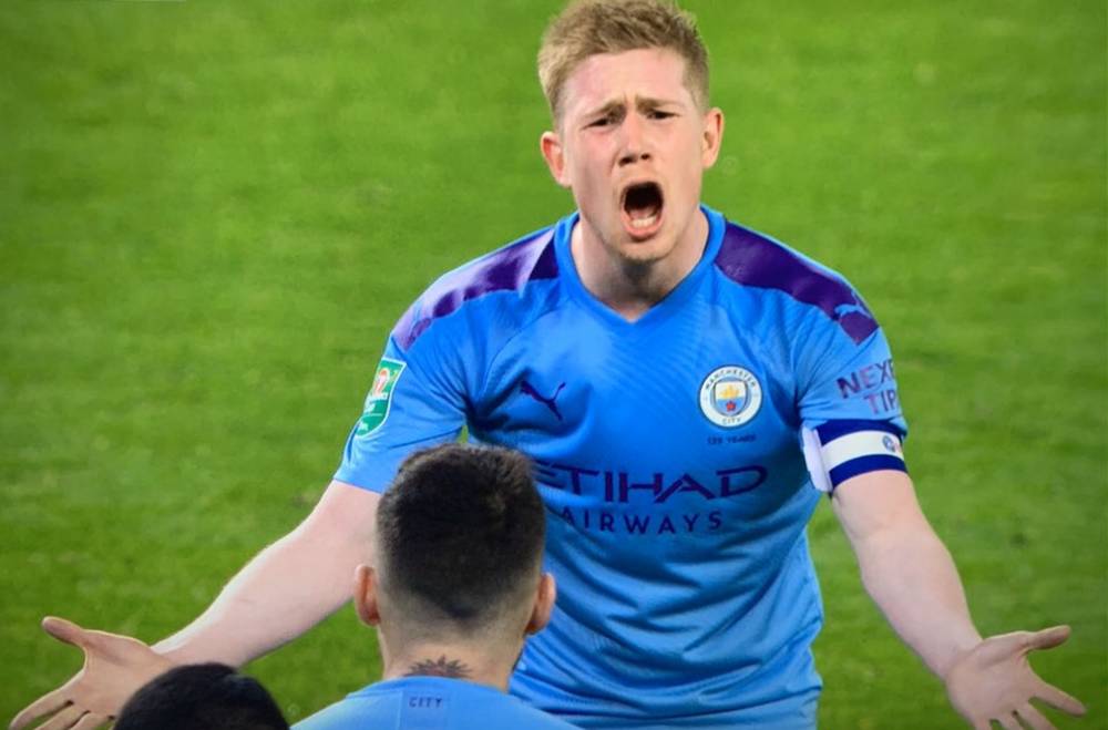 篮球湖人球星时隔两周复出，全场掌声雷动