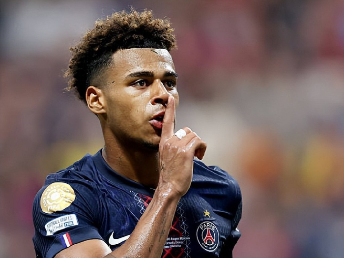 用冠军告别！前巴萨传奇正式挂靴退役，结束17年辉煌生涯