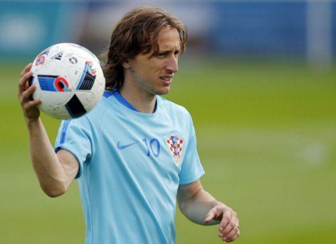 杨瀚森生涯首次首发可圈可点