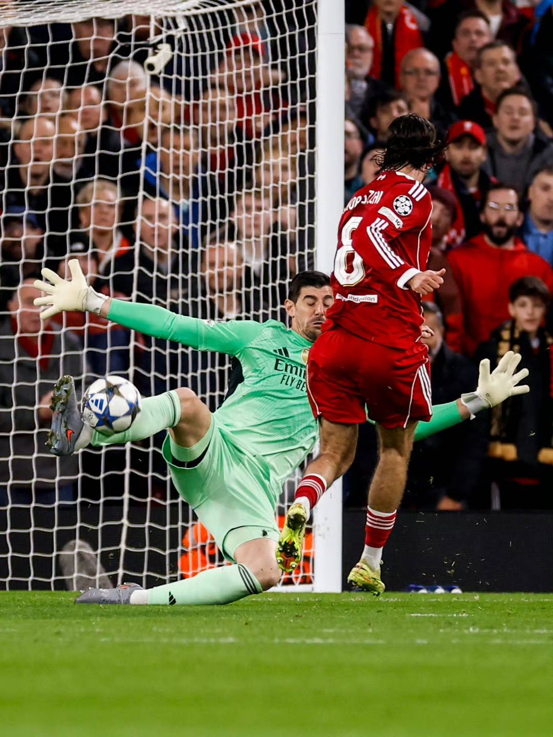 卡佩罗：阿莱格里让一支散乱的米兰具备争冠实力，但还少中锋